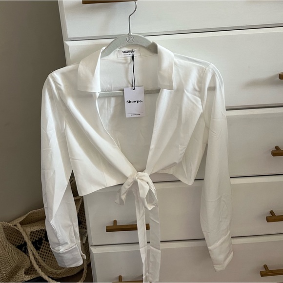 NWT FRIEDERIKE SHIRT - CROPPED TIE BACK WRAP SHIRT IN WHITE - showpo - Picture 3 of 7